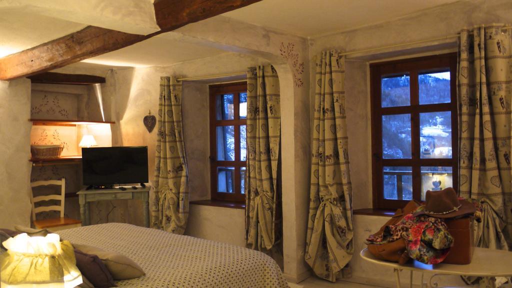 Les Means Bed and Breakfast Meolans-Revel Exteriör bild