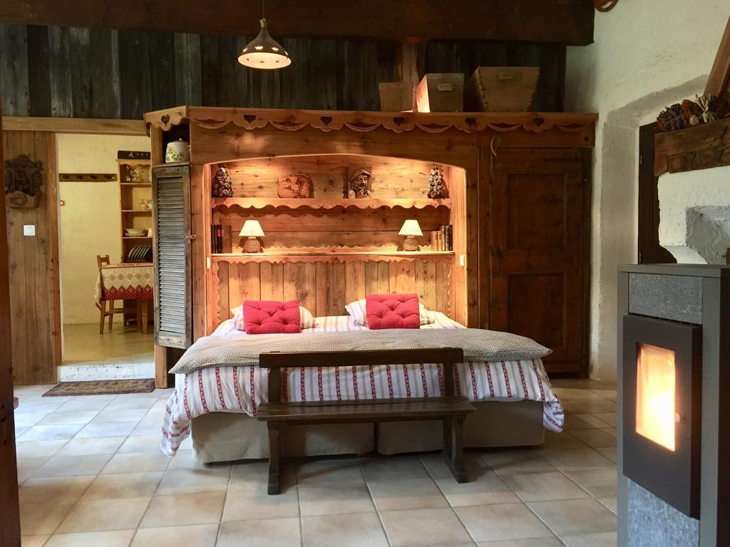Les Means Bed and Breakfast Meolans-Revel Exteriör bild