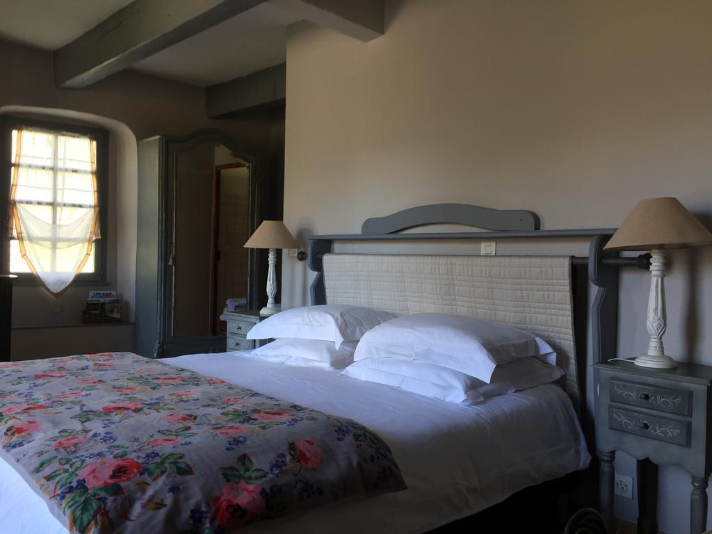Les Means Bed and Breakfast Meolans-Revel Exteriör bild