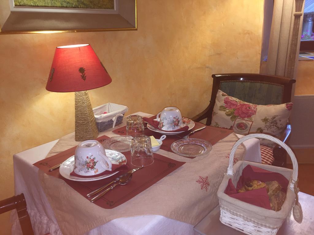 Les Means Bed and Breakfast Meolans-Revel Exteriör bild